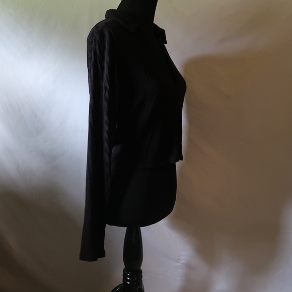 V Neck Ribbed Top - Picture 2 of 4